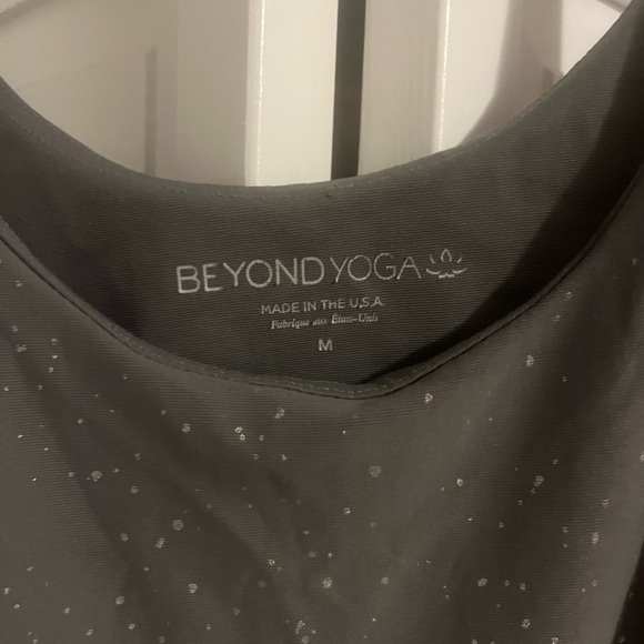 Beyond Yoga cropped tank - Picture 2 of 5